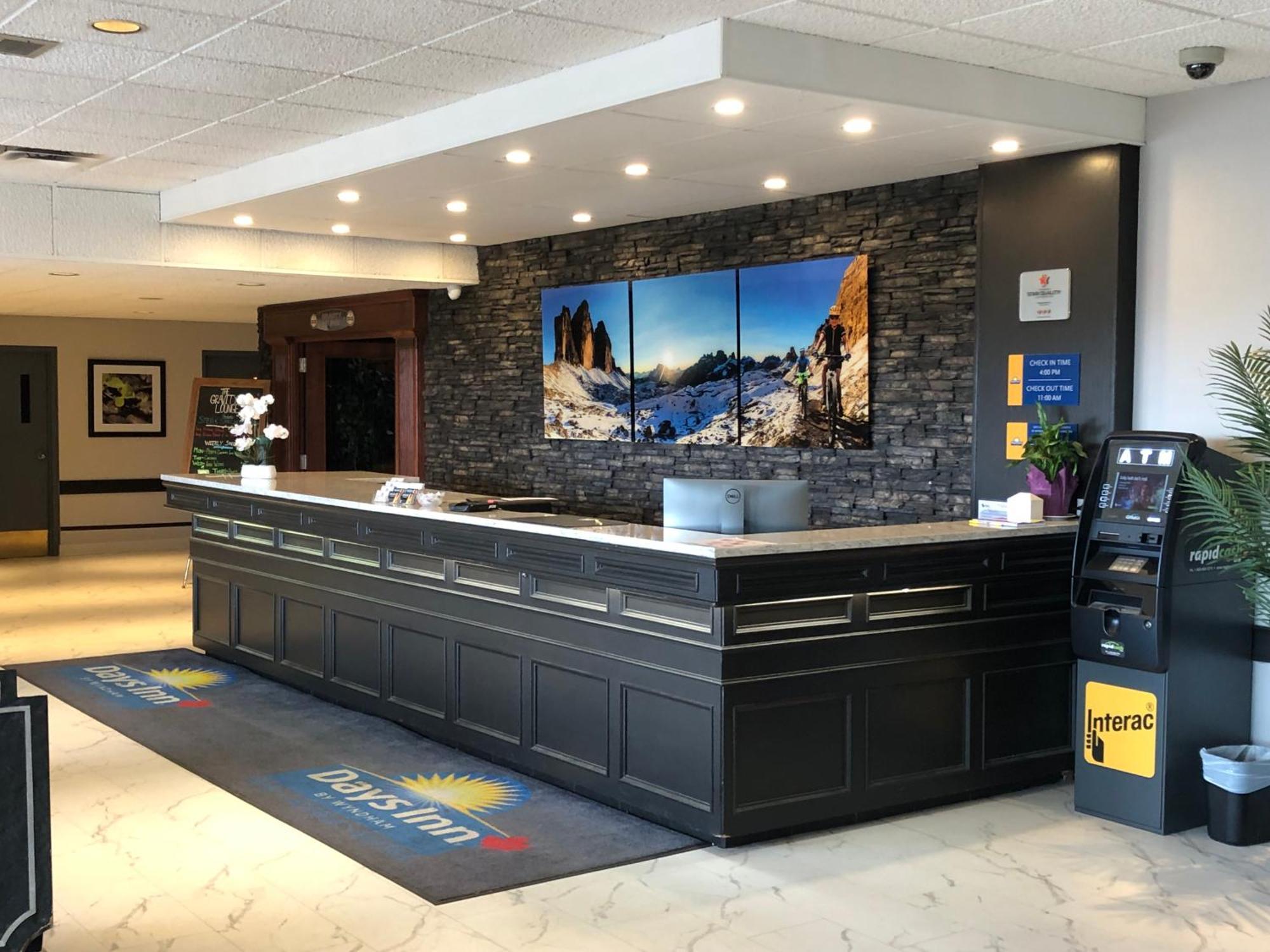 Days Inn & Conference Centre By Wyndham Camrose Norsemen Exterior photo