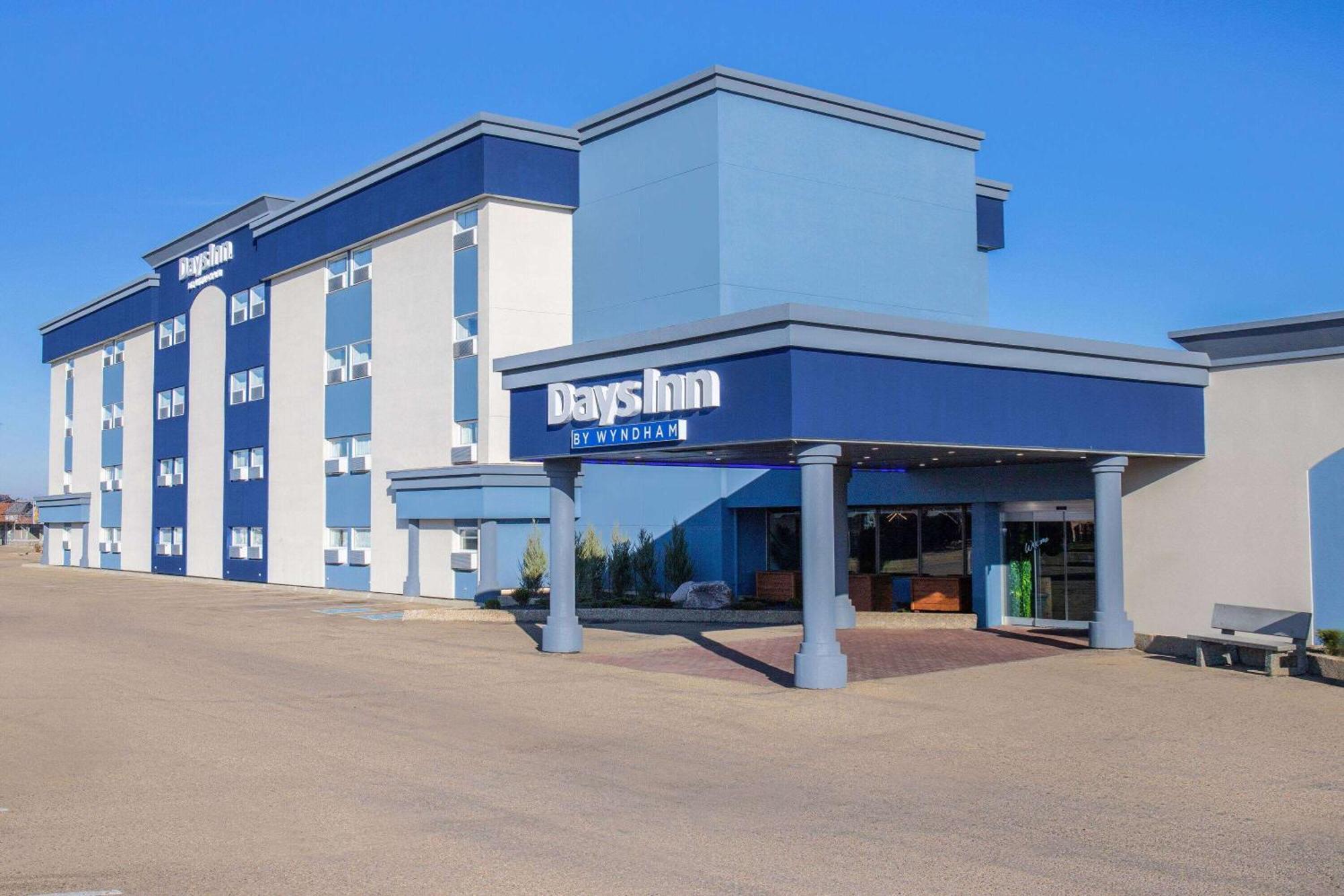 Days Inn & Conference Centre By Wyndham Camrose Norsemen Exterior photo