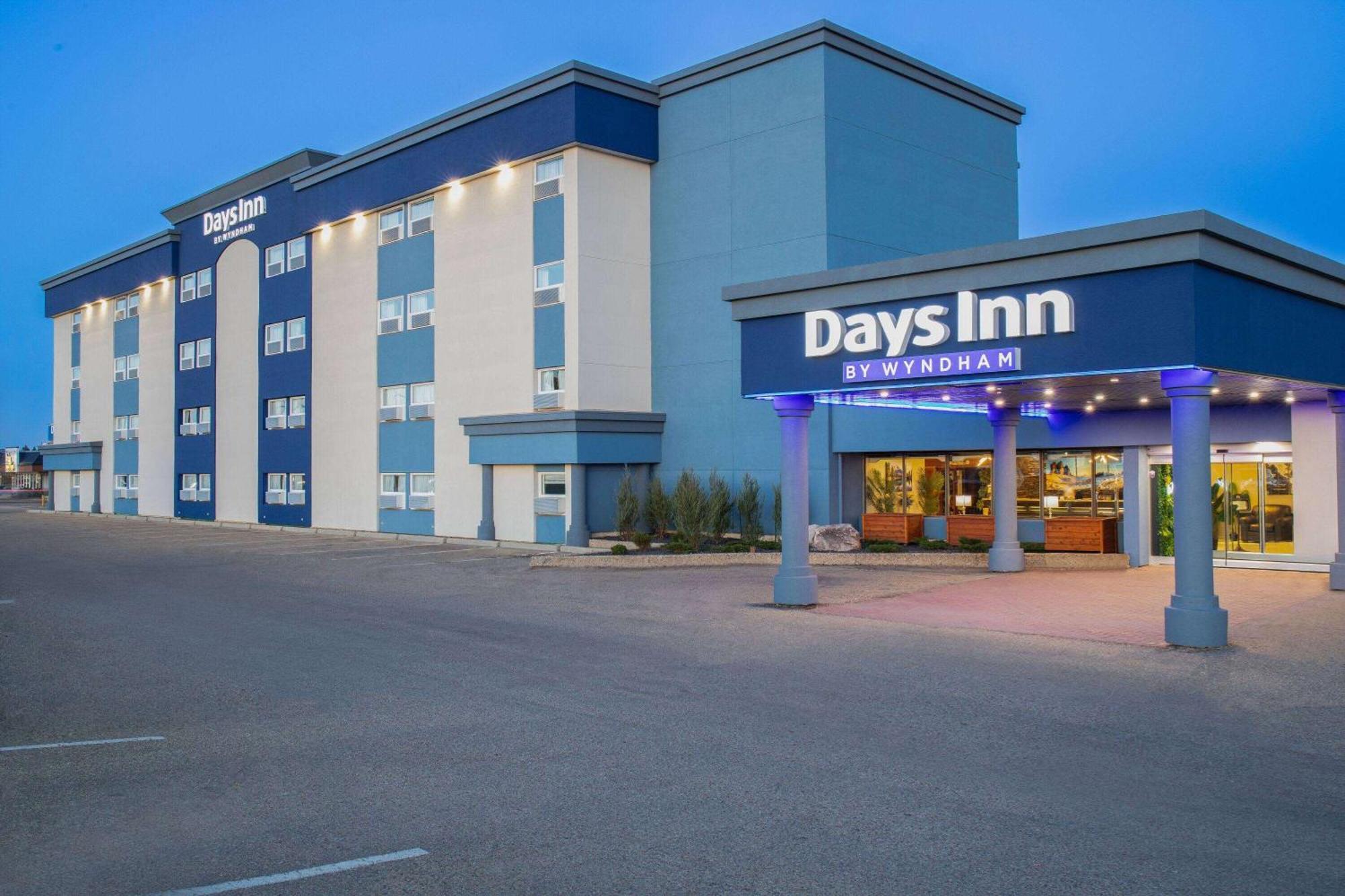 Days Inn & Conference Centre By Wyndham Camrose Norsemen Exterior photo